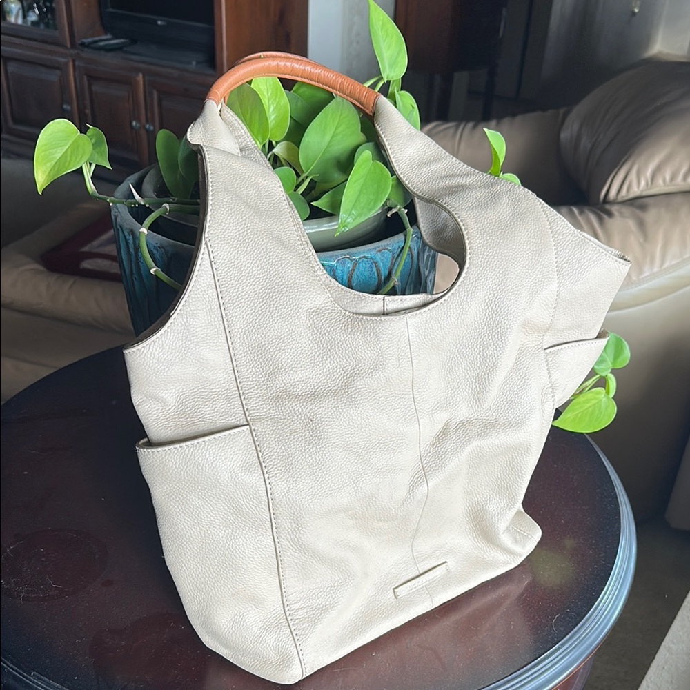 Lucky Brand Patti tote in cream, genuine leather